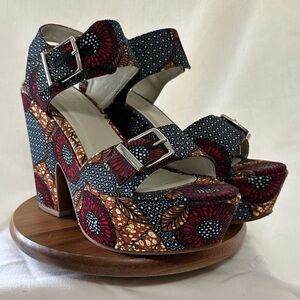 Kenneth Cole NY Shayla Black and Red Patterned strap Buckle platform block heels